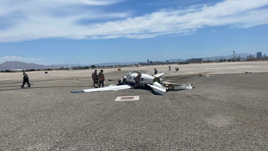 Фото - Два самолета столкнулись в аэропорту Лас-Вегаса