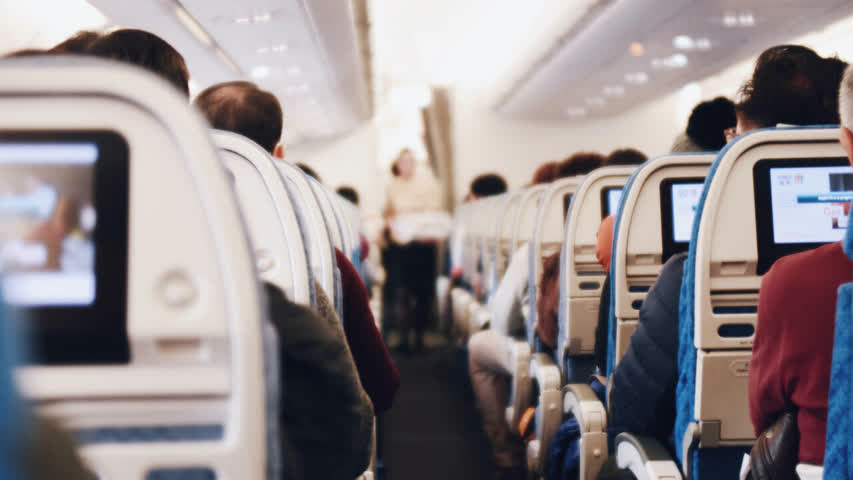 Фото - Женщина обвинила авиакомпанию в сексизме из-за отмены рейса